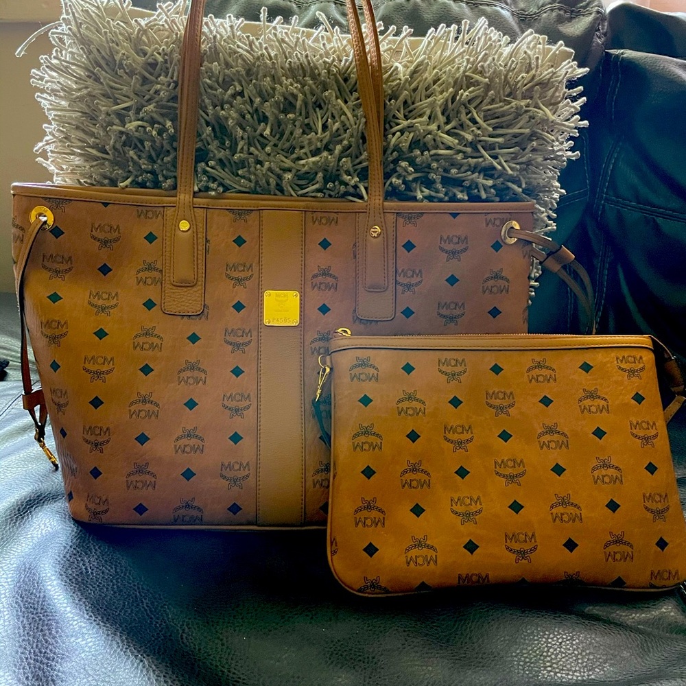 McM tote with small bag
